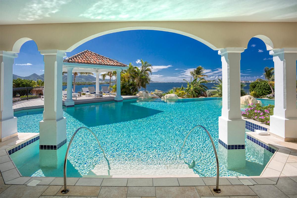 St martin luxury beachfront villa rental - The pool